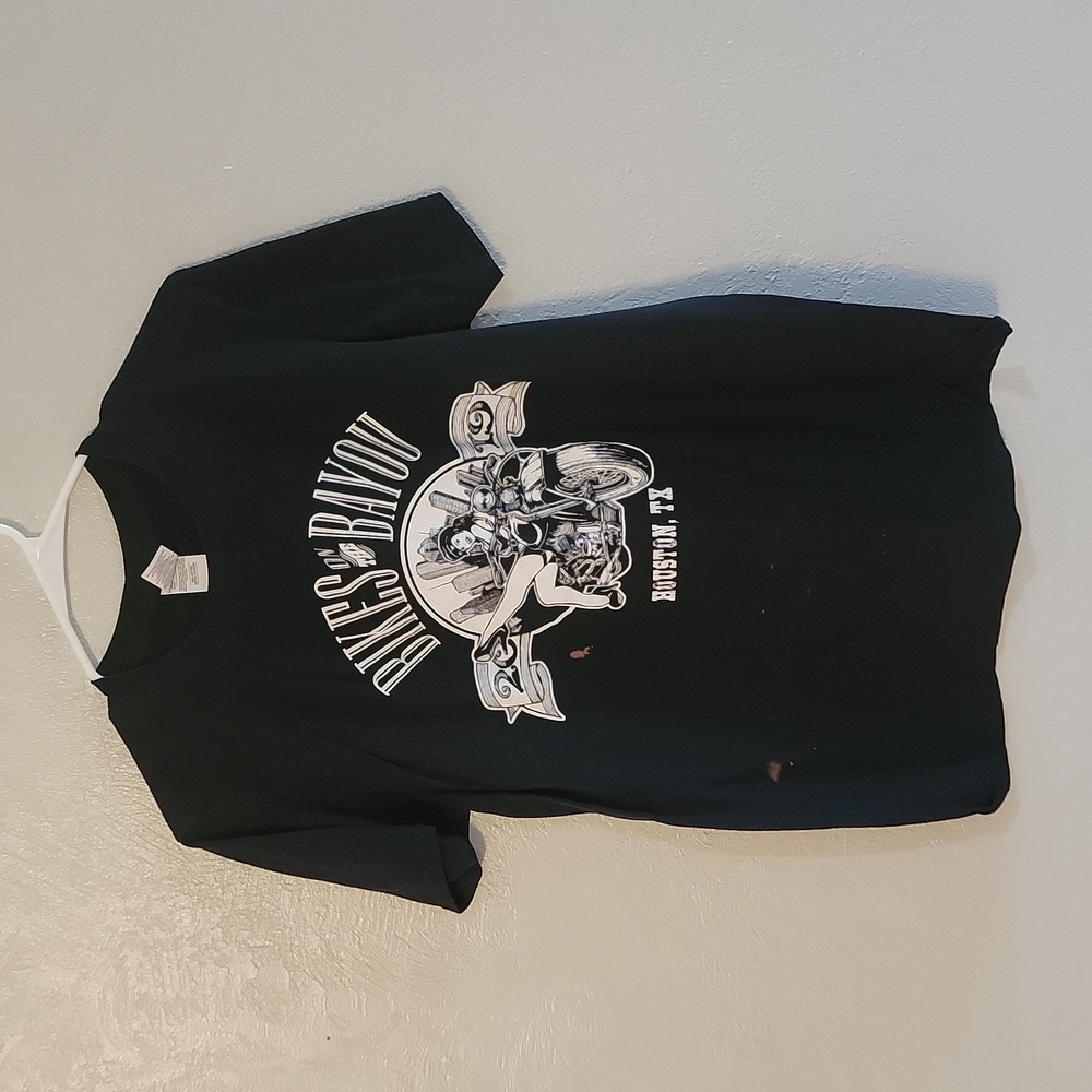 MEDIUM GRAPHIC T-SHIRT